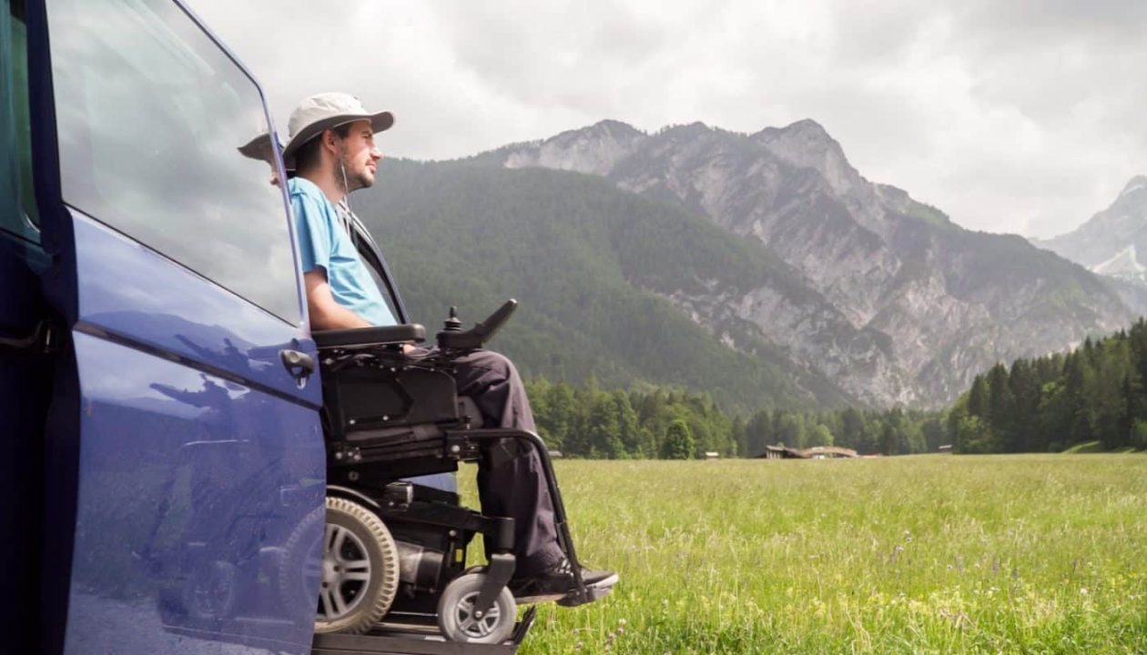 découvrez nos solutions d'assurance auto adaptées aux personnes en situation de handicap. profitez d'une couverture sur mesure pour rouler en toute sérénité, avec des garanties spécifiques et des tarifs compétitifs.