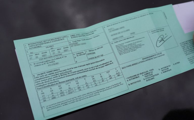 découvrez tout ce que vous devez savoir sur la carte verte et l'assurance auto. comprenez l'importance de la carte verte, son rôle en tant que certificat d'assurance international et les options d'assurance auto disponibles pour une protection optimale sur la route.