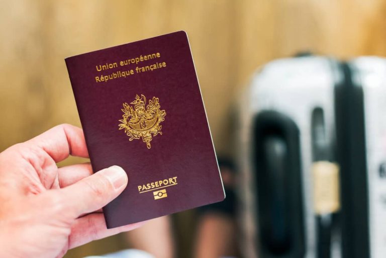 découvrez les démarches essentielles à suivre pour votre assurance auto avant de partir en voyage. assurez-vous d'être bien couvert et voyagez l'esprit tranquille grâce à nos conseils pratiques.