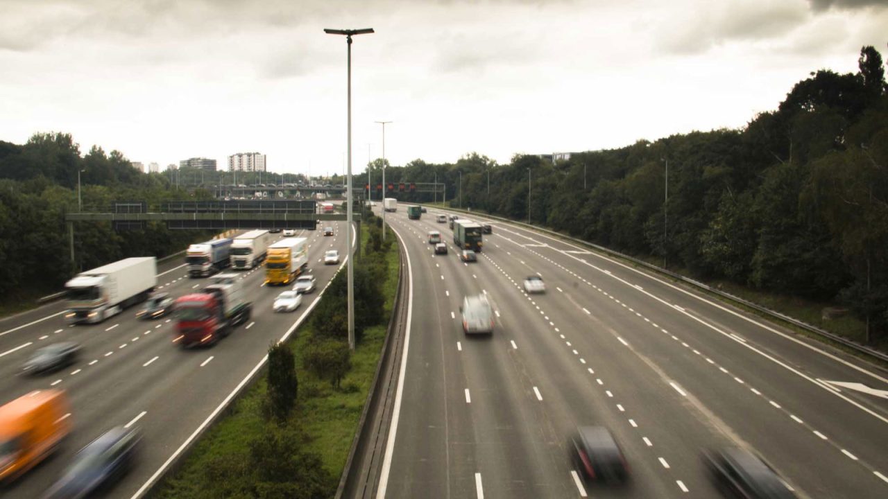 découvrez tout ce qu’il faut savoir sur les assurances auto en 2025 : nouvelles réglementations, offres adaptées, conseils pour bien choisir et économiser sur votre contrat d’assurance automobile.