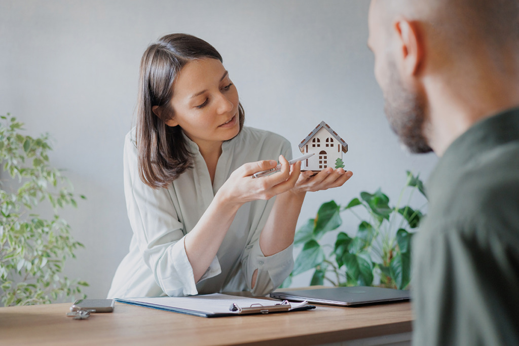 découvrez les services d'un expert en assurance : conseils personnalisés, analyse de vos besoins et accompagnement pour trouver les meilleures garanties adaptées à votre situation.