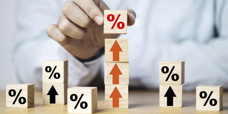 découvrez tout ce qu'il faut savoir sur la hausse des tarifs d'assurance, les causes principales, les secteurs concernés et des conseils pour limiter l'impact sur votre budget.