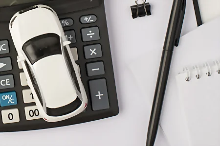 découvrez comment la hausse des coûts d'assurance impacte le leasing social, tandis que les véhicules électriques sont privilégiés par les nouvelles mesures. analyse des avantages et inconvénients de cette évolution pour les automobilistes.