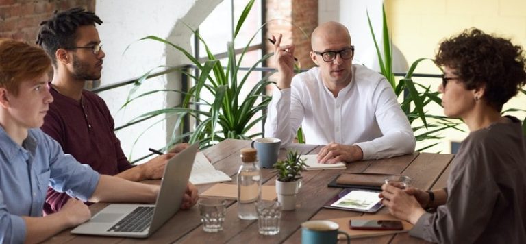 découvrez comment la médiation en assurance peut résoudre efficacement les litiges entre assurés et compagnies d'assurance. informations, démarches et conseils pour obtenir une solution amiable rapide.