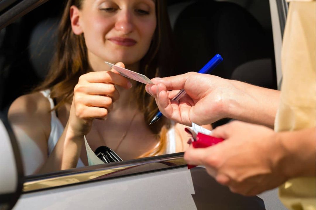 découvrez comment éviter les arnaques des garages fantômes : conseils pour reconnaître ces escroqueries et protéger votre véhicule.