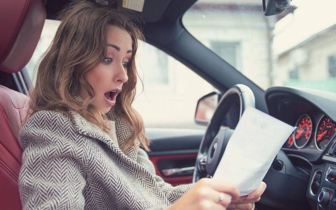 découvrez les raisons de la hausse des tarifs d'assurance auto et habitation à partir du 6 janvier et comment cela peut affecter votre budget.