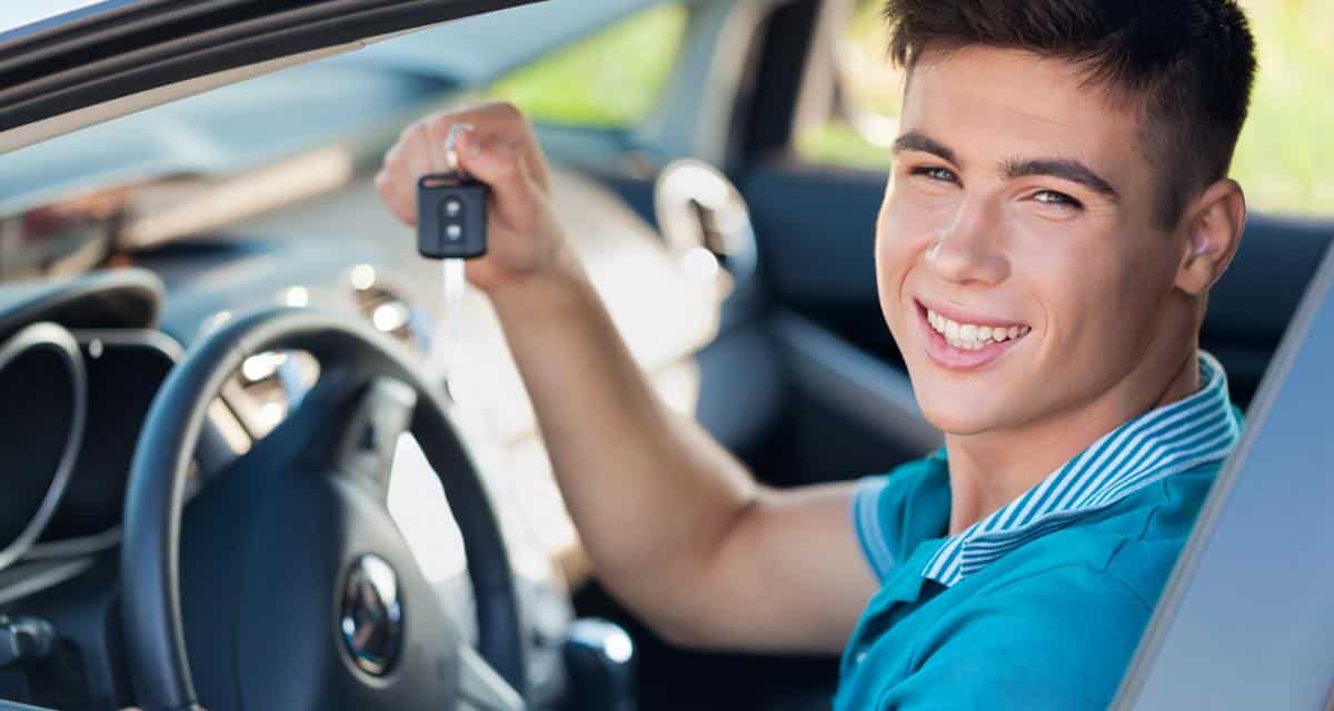 découvrez nos solutions d'assurance auto spécialement adaptées aux jeunes conducteurs, offrant protection et tarifs avantageux pour une conduite en toute sécurité.