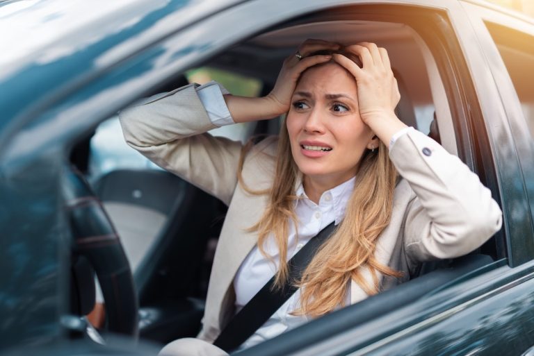 découvrez comment le contrôle immédiat des radars peut affecter votre assurance en cas d'excès de vitesse et les démarches à suivre pour gérer au mieux cette situation.