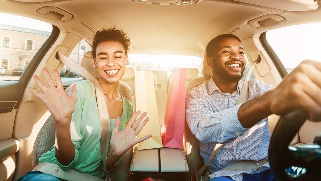 découvrez votre responsabilité en cas d'accident avec une voiture prêtée par un proche et les démarches à suivre.