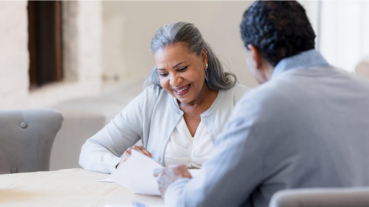 découvrez l'importance de la révision essentielle des contrats aux étapes clés de la vie pour sécuriser vos engagements et adapter vos accords à chaque nouvelle situation.