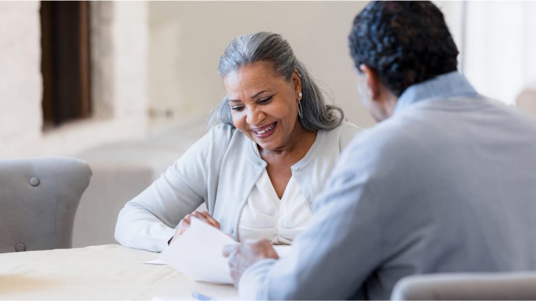 découvrez l'importance de la révision essentielle des contrats aux étapes clés de la vie pour sécuriser vos engagements et adapter vos accords à chaque nouvelle situation.