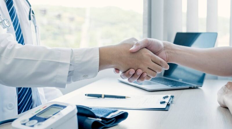 découvrez comment l'assurance auto représente un tiers du coût annuel de votre véhicule et apprenez à maîtriser vos dépenses pour une couverture optimale.