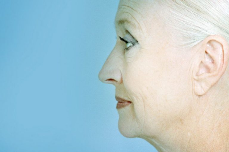 découvrez pourquoi le parc automobile vieillit, les facteurs qui influencent ce phénomène et ses impacts sur l'environnement et la sécurité routière.