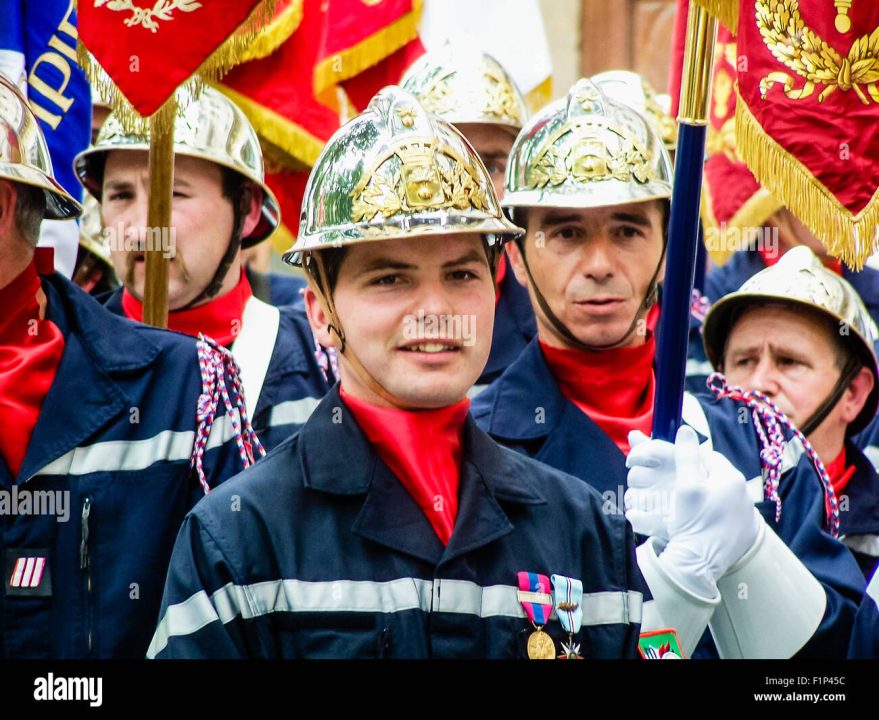 les pompiers face aux défis croissants liés à la sécurité et à l'intervention sur les véhicules électriques, source d'inquiétude grandissante.